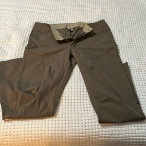 Mens Kuhl lightwe pants.